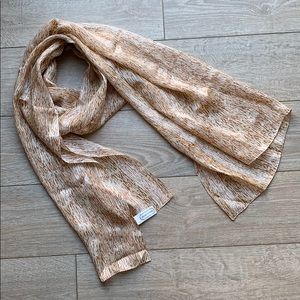 100% silk scarf Adrienne Vittadini